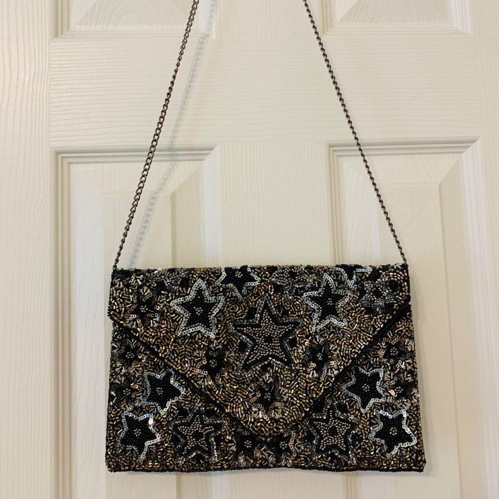 Beaded clutch
